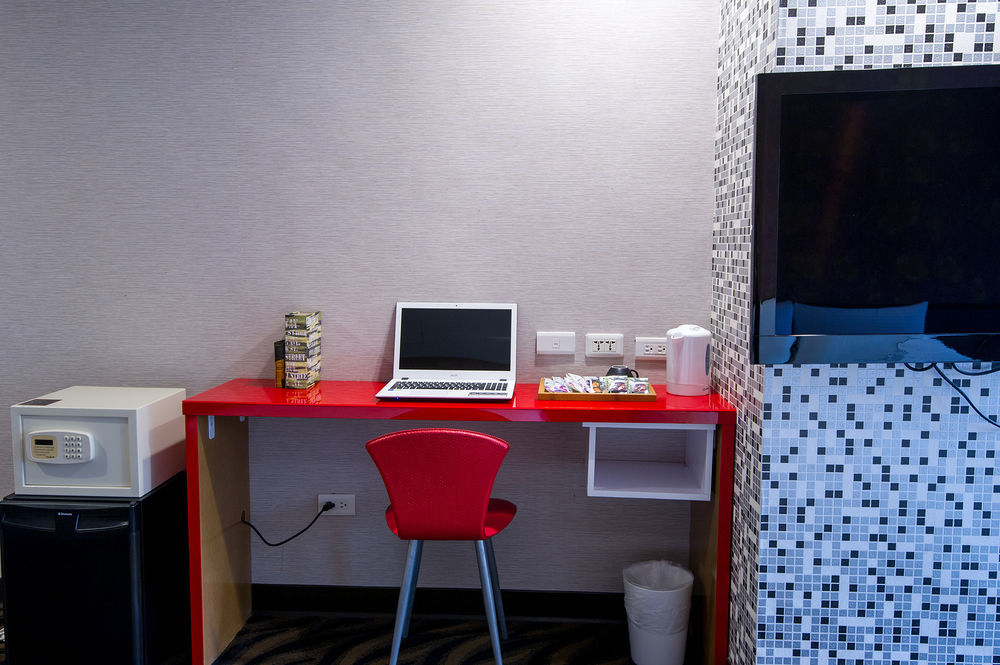 Hotel 6 - Zhonghua Taipei Exterior photo