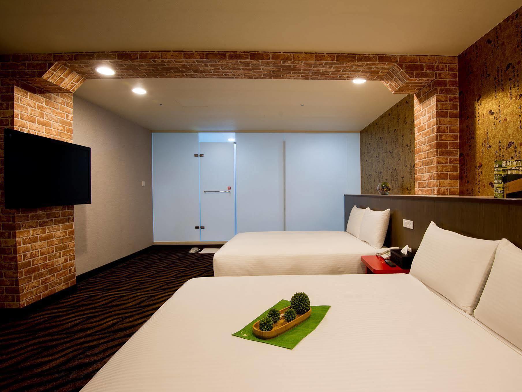 Hotel 6 - Zhonghua Taipei Exterior photo
