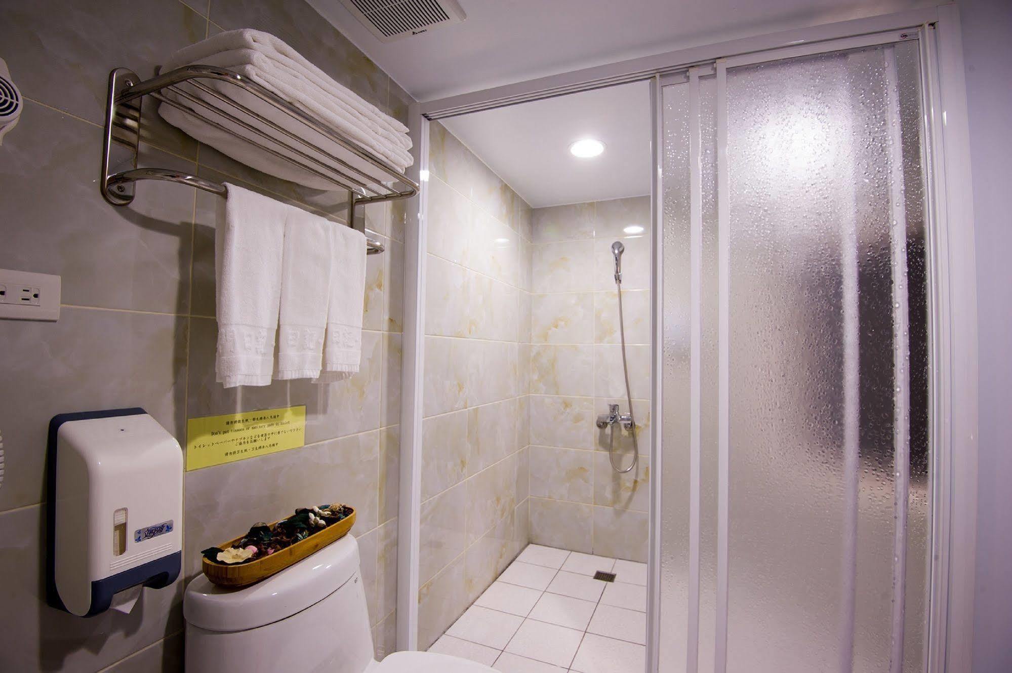 Hotel 6 - Zhonghua Taipei Exterior photo
