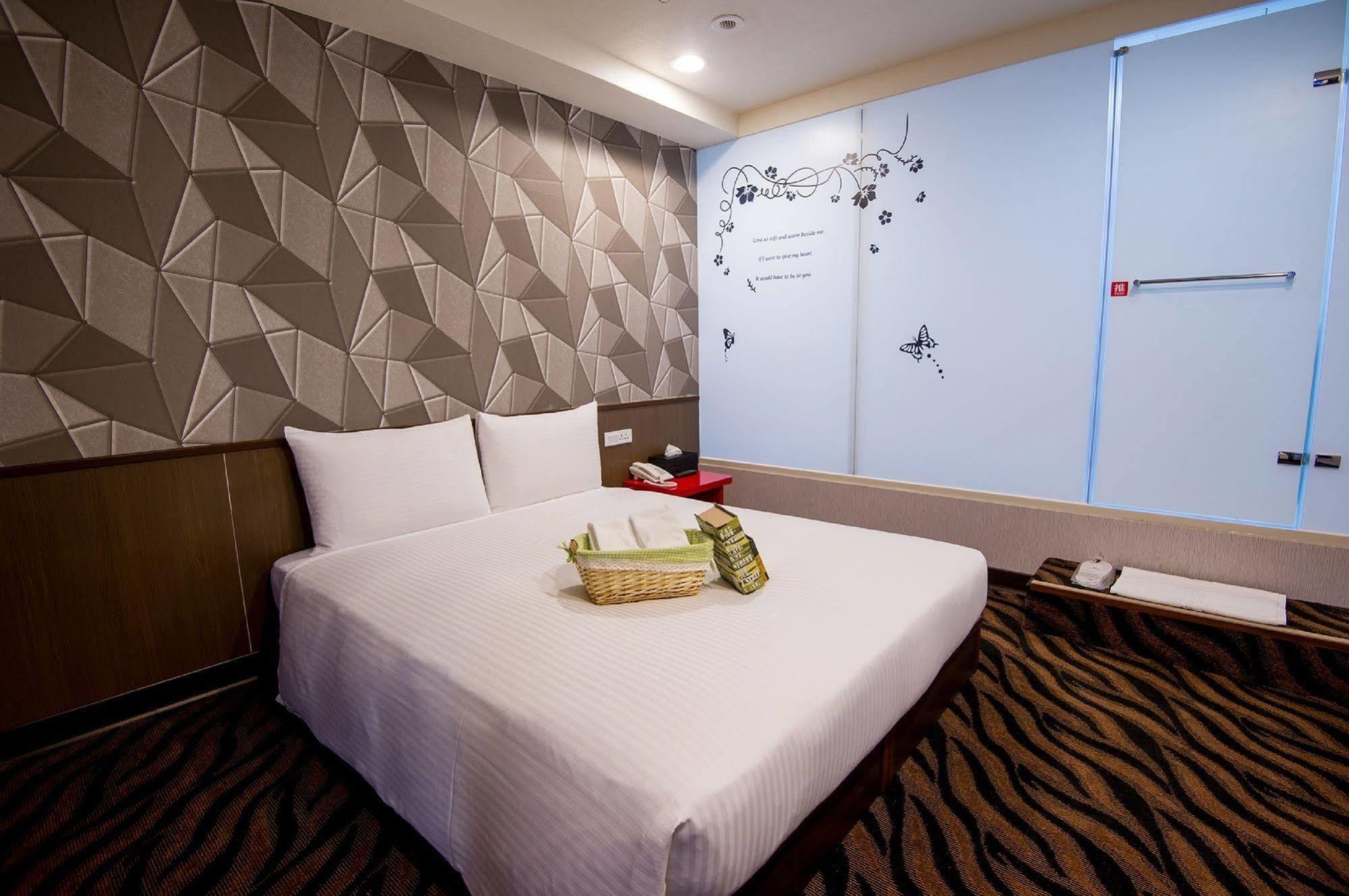 Hotel 6 - Zhonghua Taipei Exterior photo