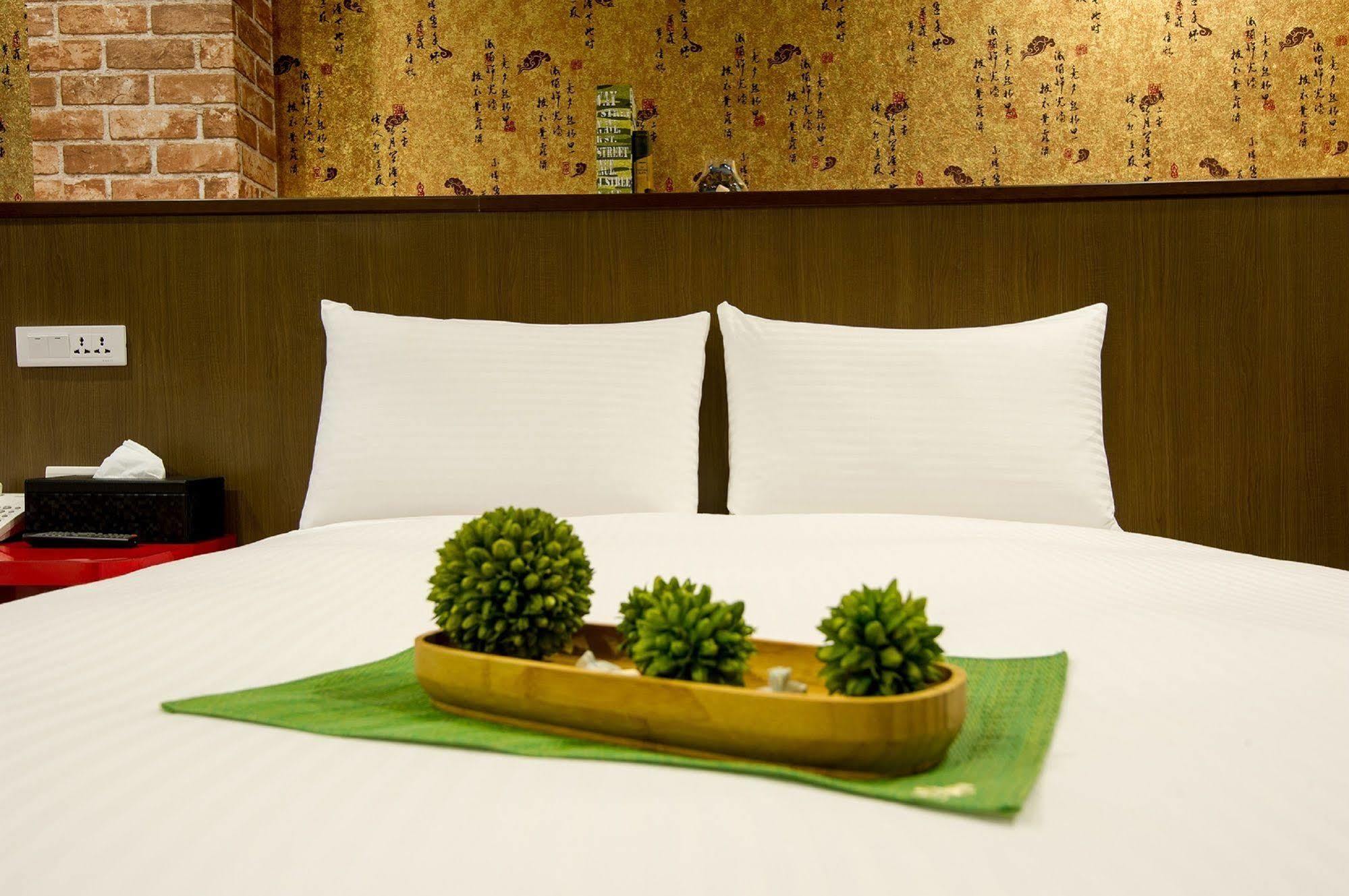Hotel 6 - Zhonghua Taipei Exterior photo