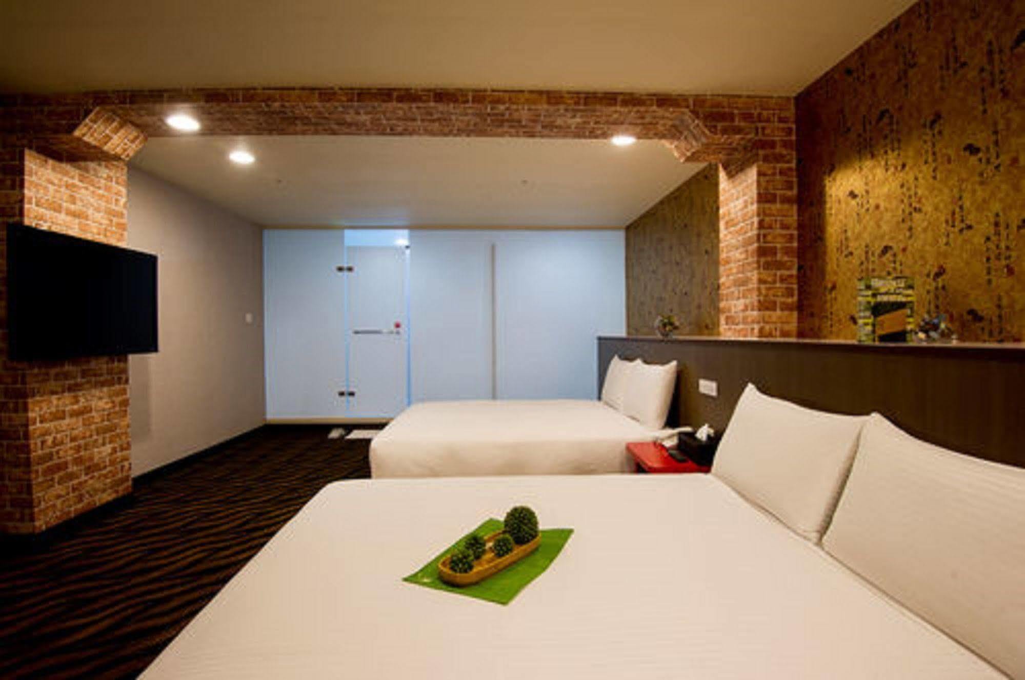 Hotel 6 - Zhonghua Taipei Exterior photo